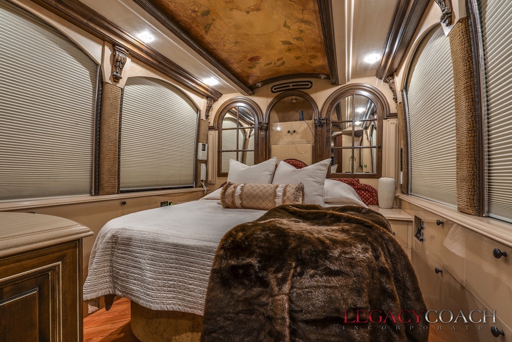 2003 Prevost Liberty XLII For Sale