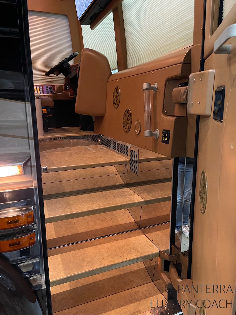 2003 Prevost Marathon XLII For Sale