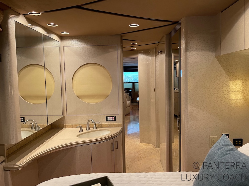 2003 Prevost Marathon XLII For Sale