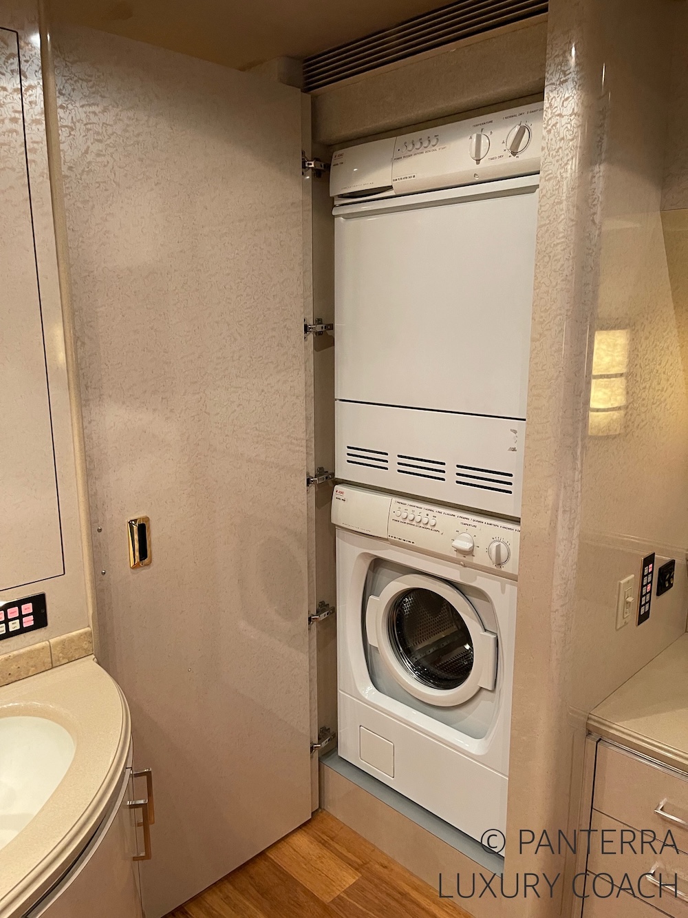2003 Prevost Marathon XLII For Sale