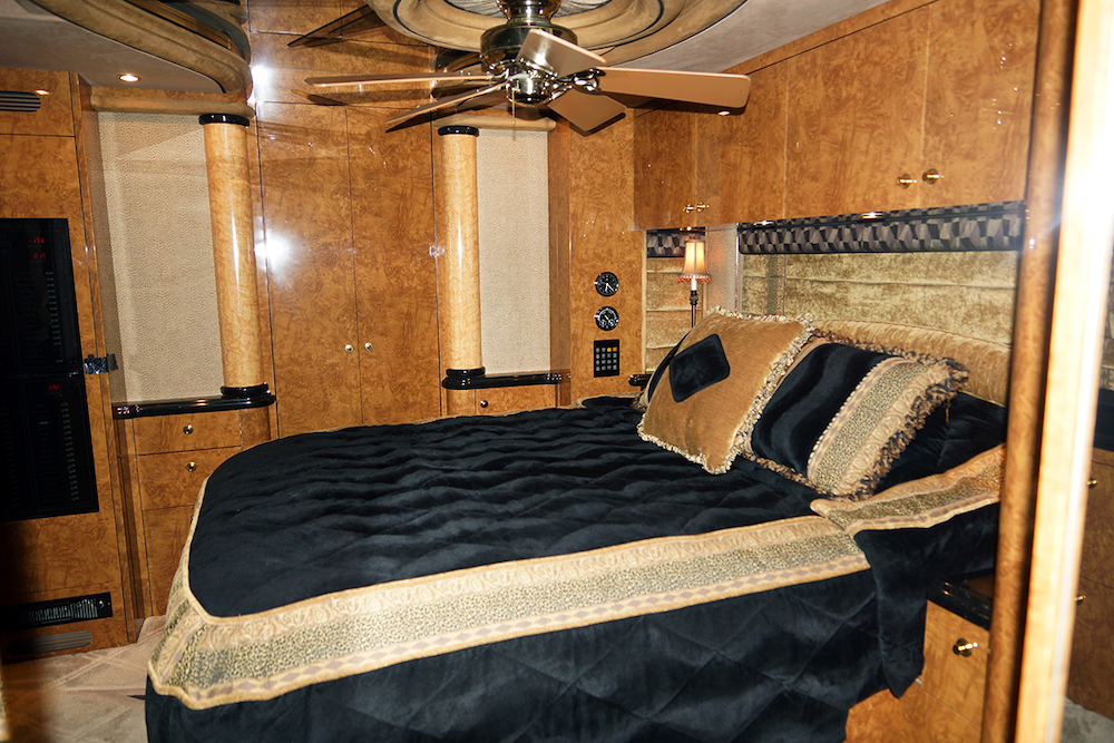 2004 Prevost American XLII For Sale