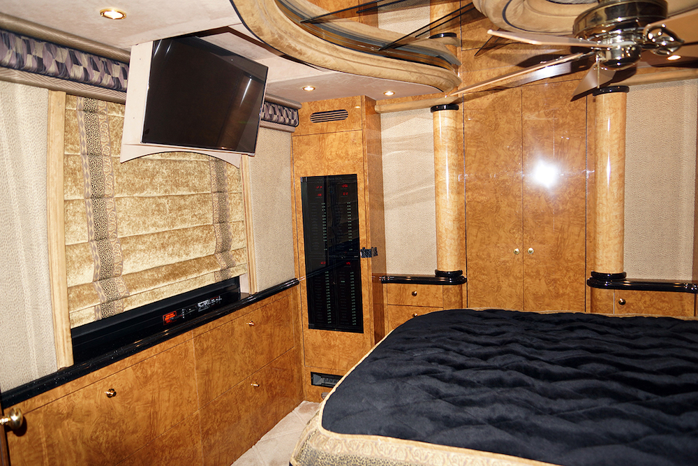 2004 Prevost American XLII For Sale