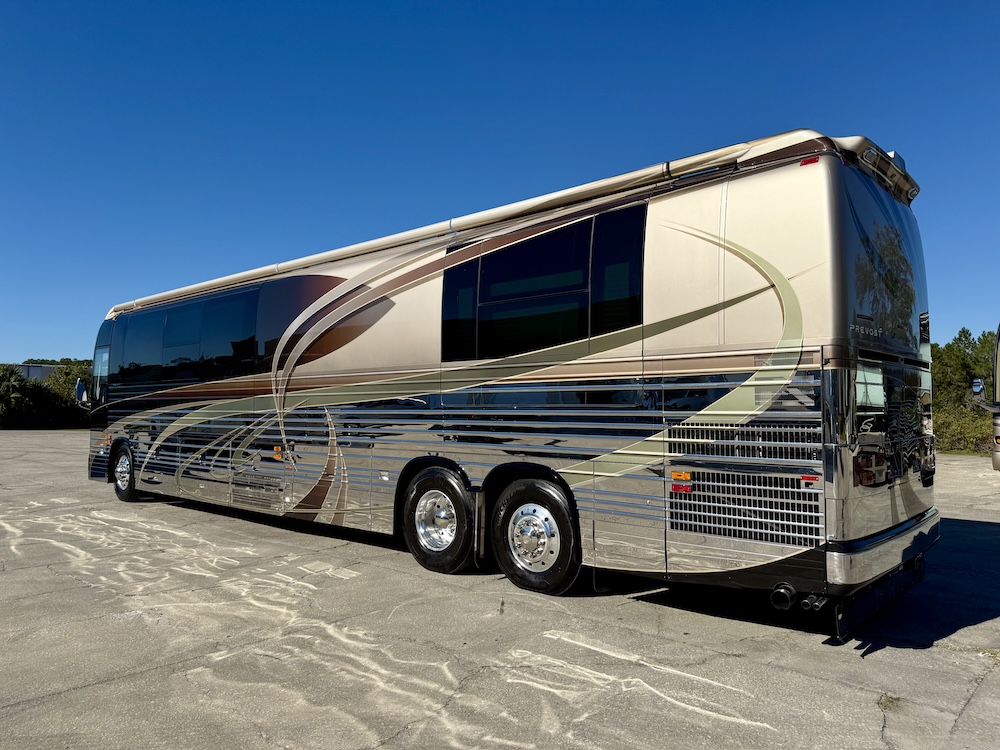 2004 Prevost Country Coach XLII For Sale