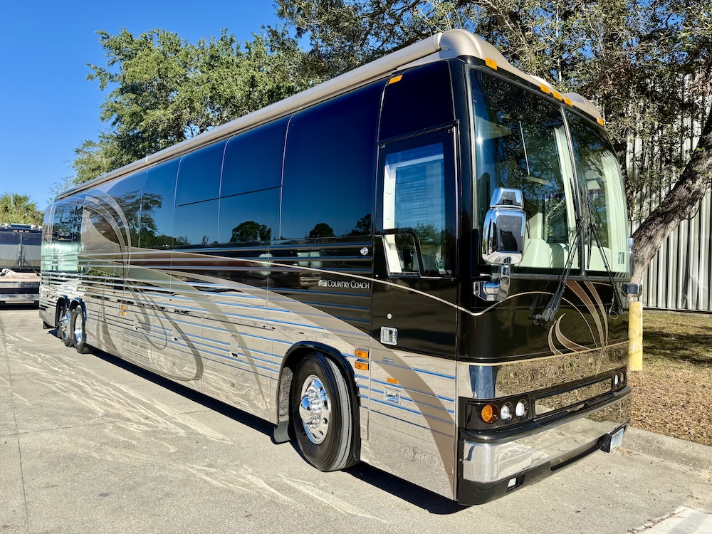 2004 Prevost Country Coach XLII For Sale