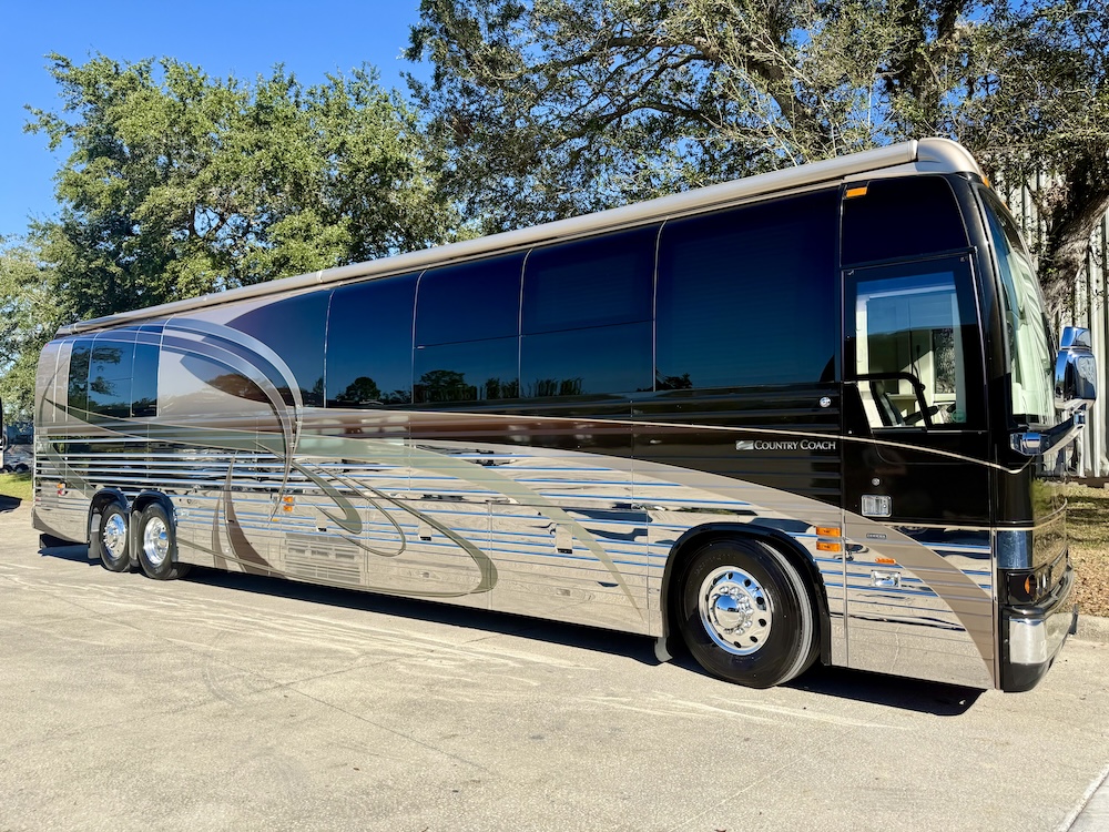 2004 Prevost Country Coach XLII For Sale