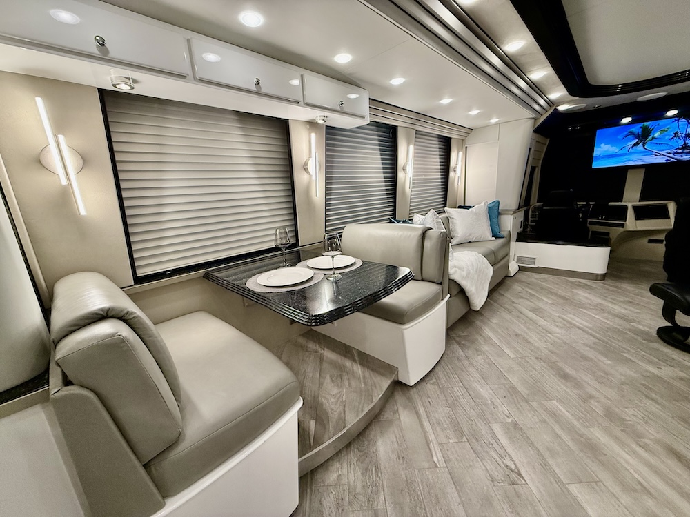 2004 Prevost Country Coach XLII For Sale