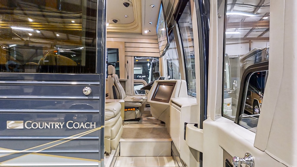 2004 Prevost Country Coach XLII For Sale