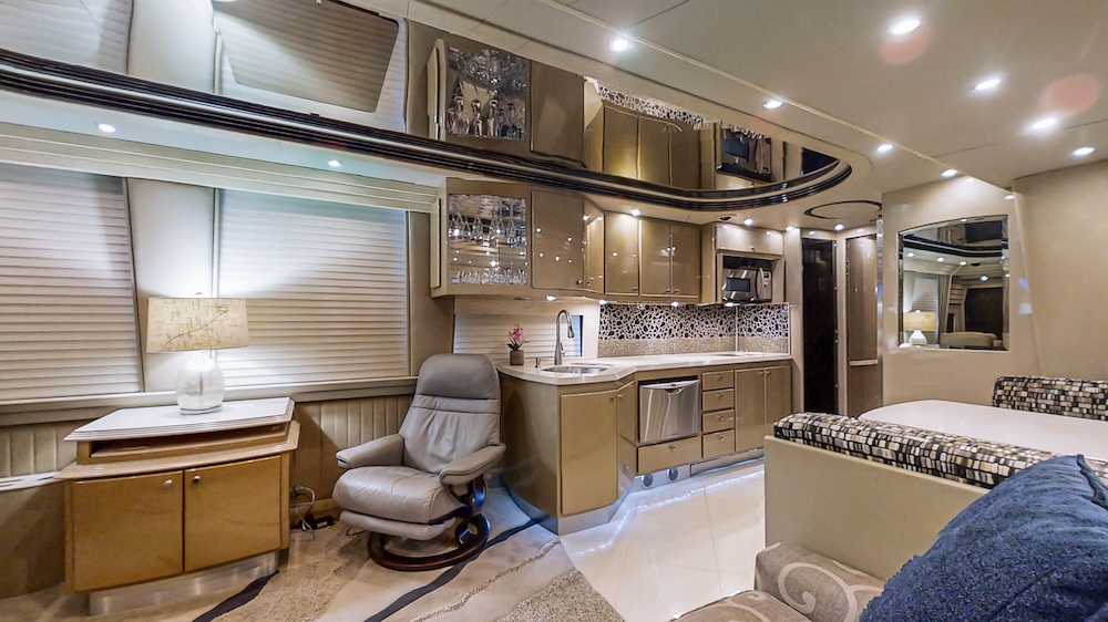 2004 Prevost Country Coach XLII For Sale