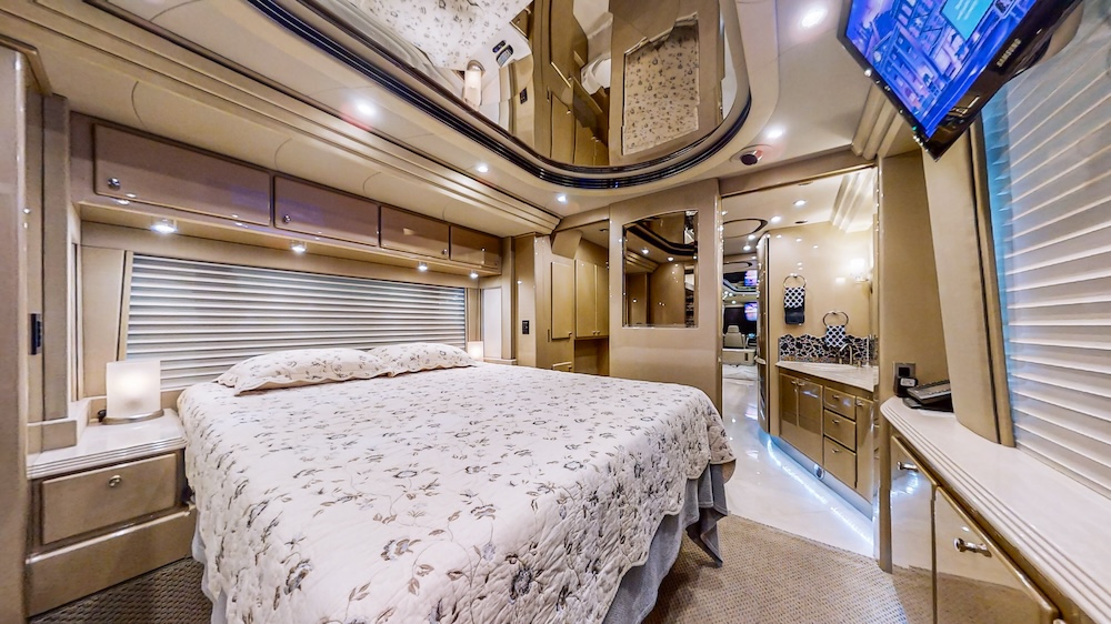 2004 Prevost Country Coach XLII For Sale