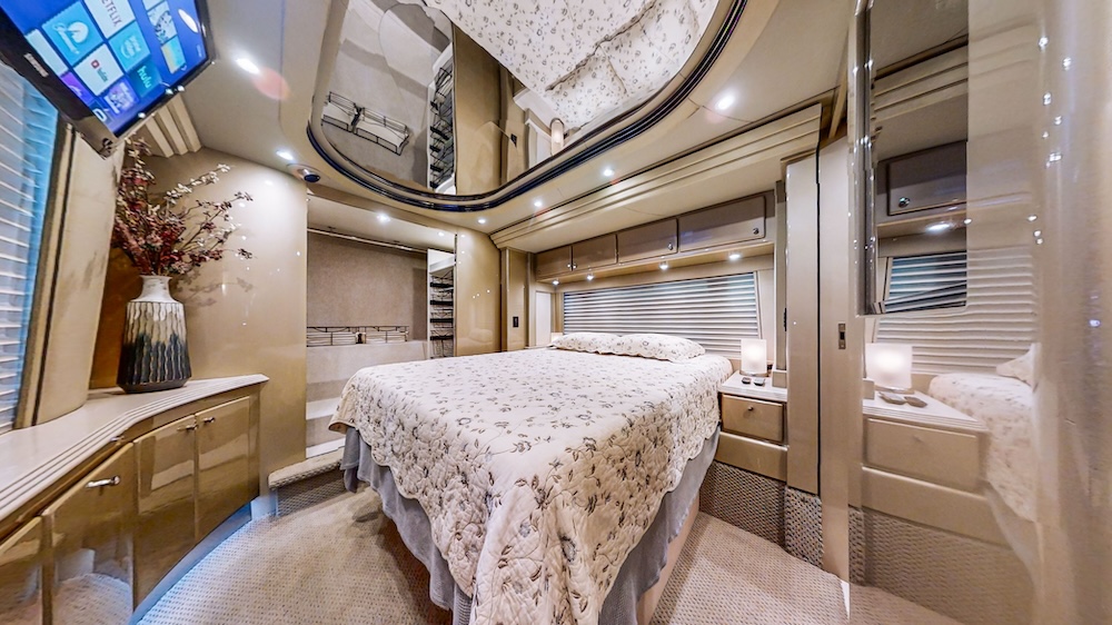 2004 Prevost Country Coach XLII For Sale