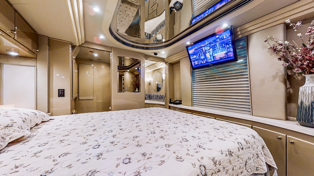 2004 Prevost Country Coach XLII For Sale