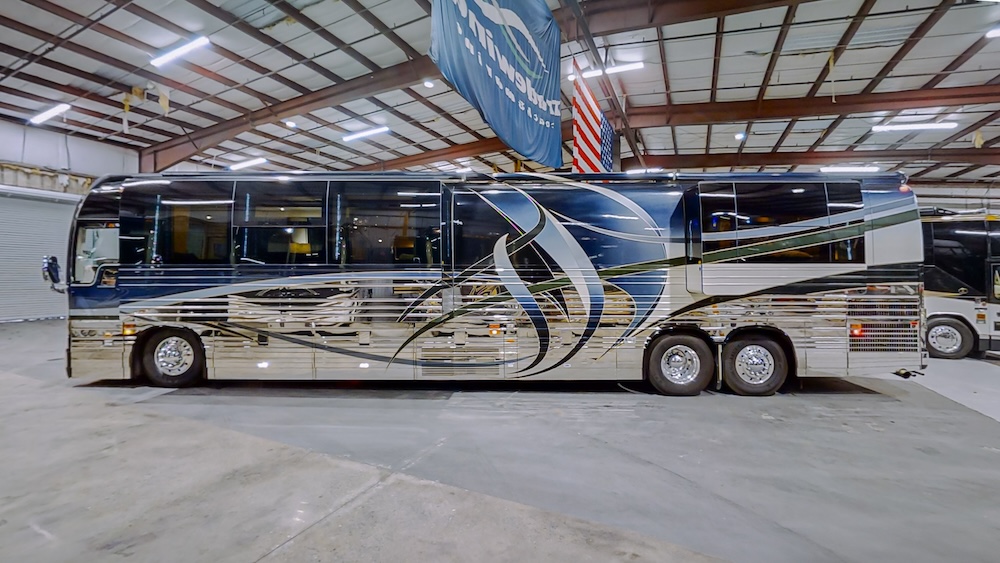 2004 Prevost Country Coach XLII For Sale