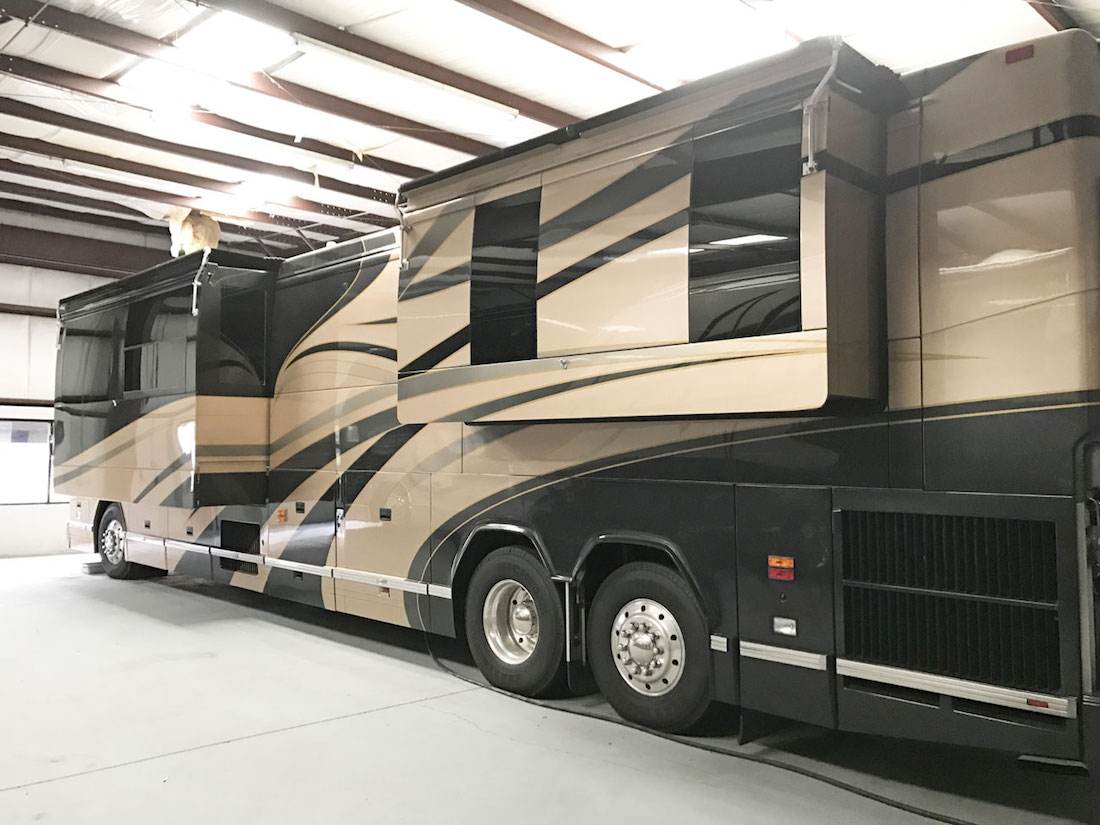 2004 Prevost Featherlite H3-45 For Sale