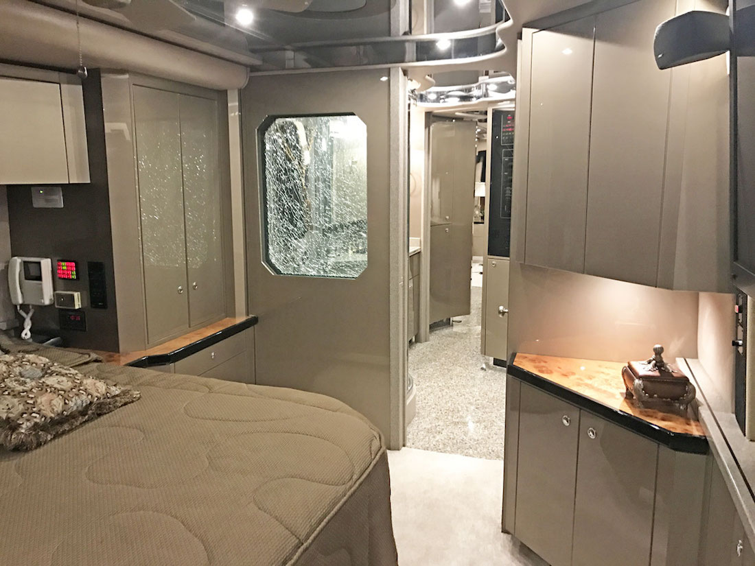 2004 Prevost Featherlite H3-45 For Sale