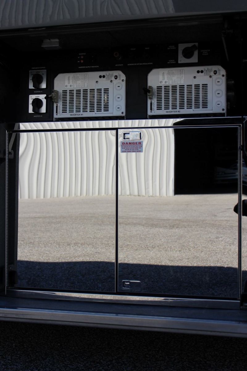 2004 Prevost Featherlite H3-45 For Sale