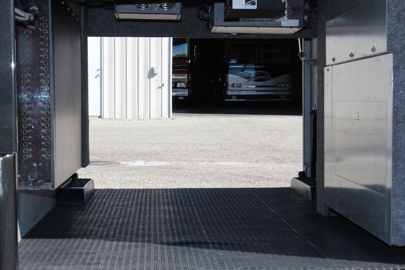 2004 Prevost Featherlite H3-45 For Sale