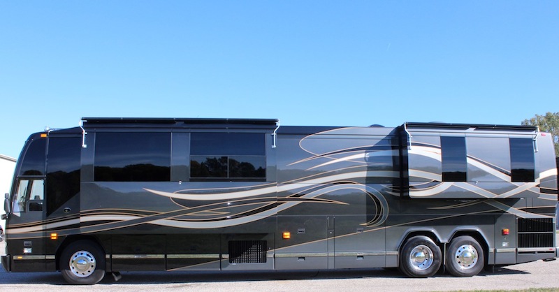 2004 Prevost Featherlite H3-45 For Sale