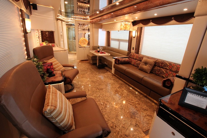 2004 Prevost Featherlite H3-45 For Sale