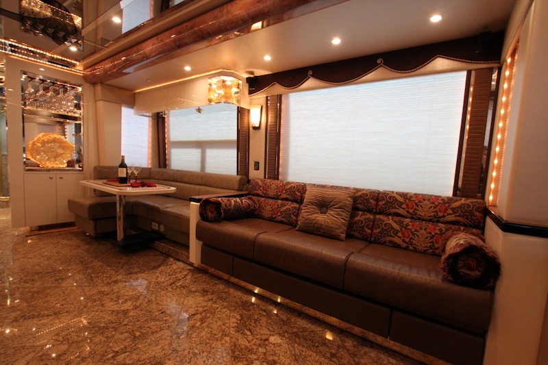 2004 Prevost Featherlite H3-45 For Sale