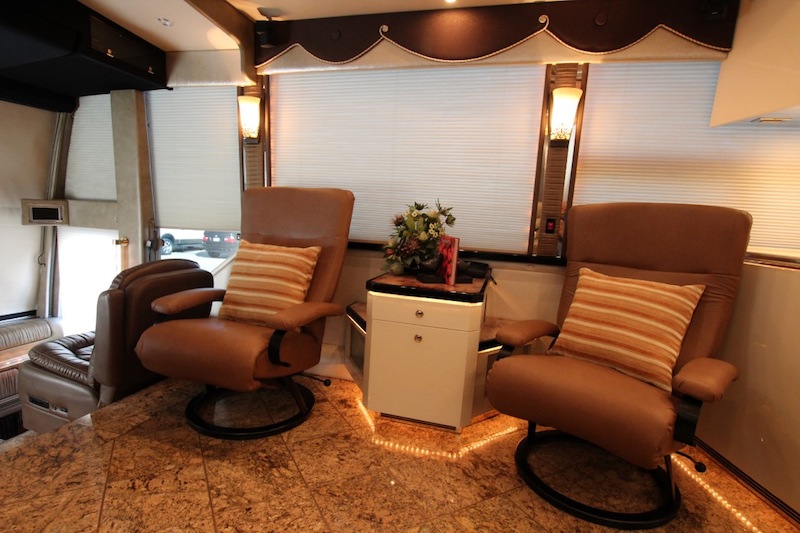 2004 Prevost Featherlite H3-45 For Sale