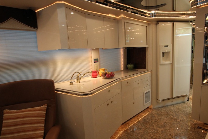 2004 Prevost Featherlite H3-45 For Sale