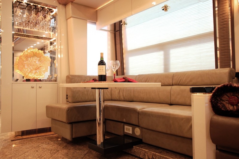 2004 Prevost Featherlite H3-45 For Sale