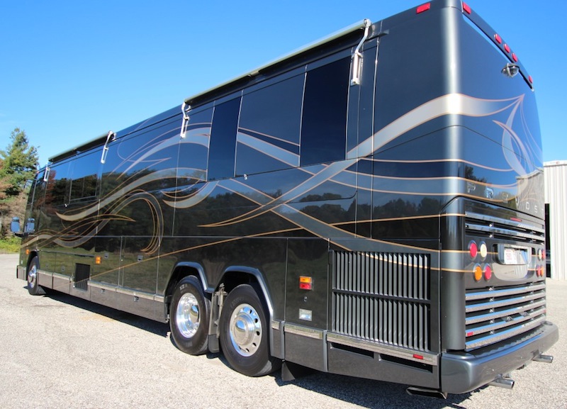 2004 Prevost Featherlite H3-45 For Sale