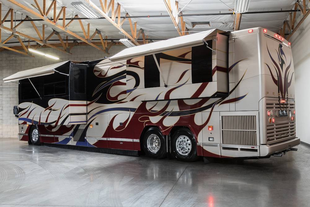 2004 Prevost Featherlite H3-45 For Sale