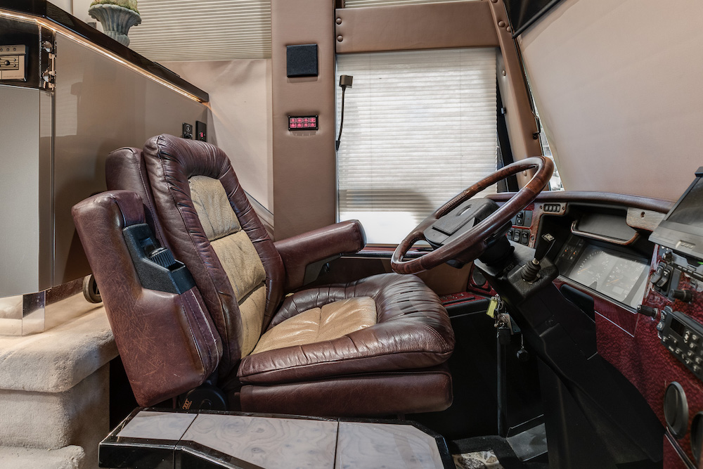 2004 Prevost Featherlite H3-45 For Sale