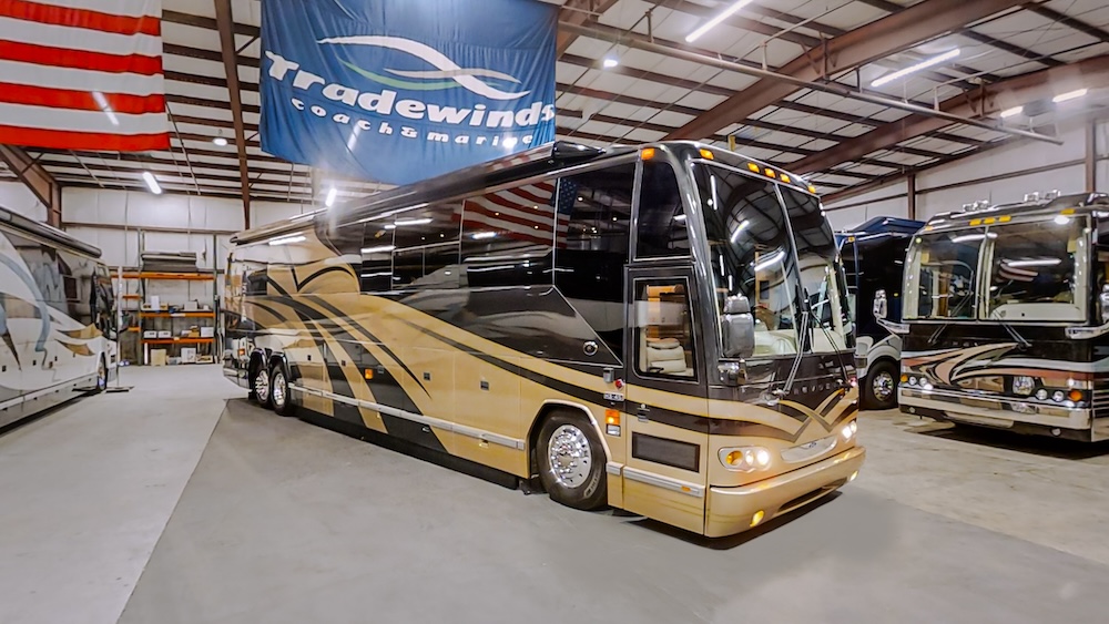 2004 Prevost Featherlite H3-45 For Sale