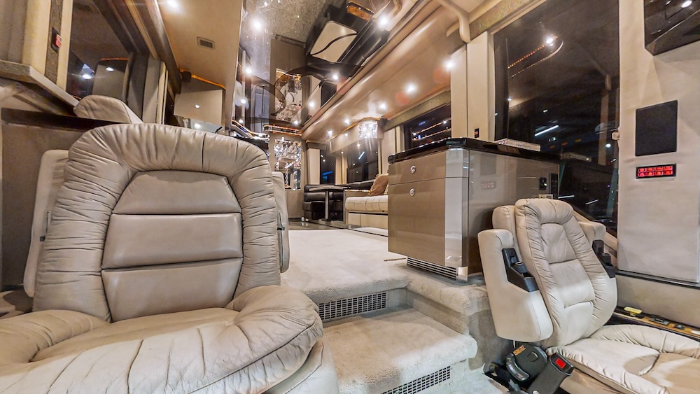 2004 Prevost Featherlite H3-45 For Sale