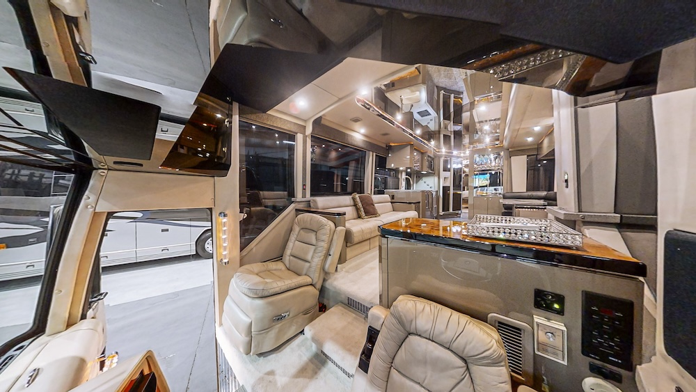 2004 Prevost Featherlite H3-45 For Sale