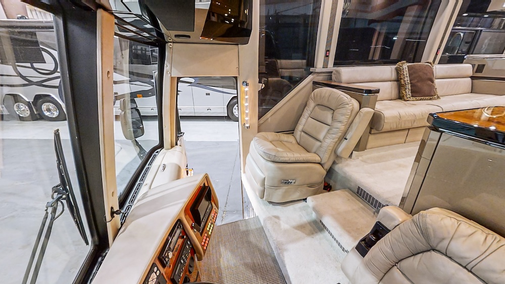 2004 Prevost Featherlite H3-45 For Sale