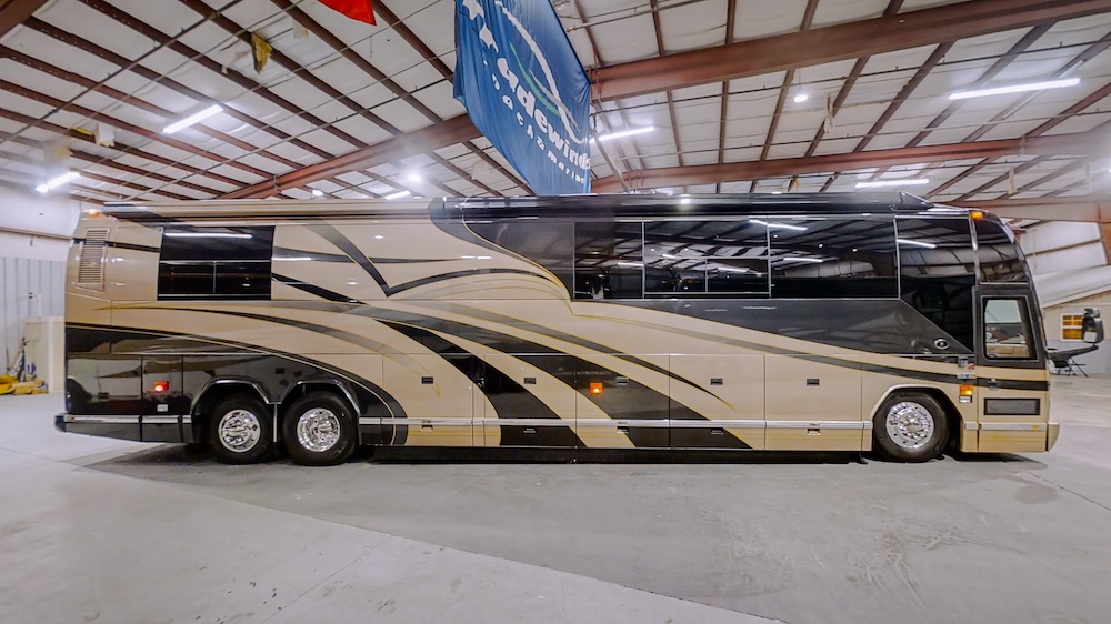 2004 Prevost Featherlite H3-45 For Sale