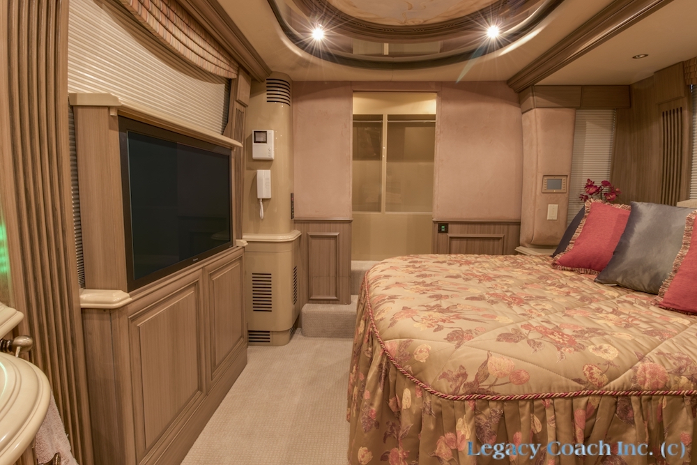 2004 Prevost Liberty XLII For Sale