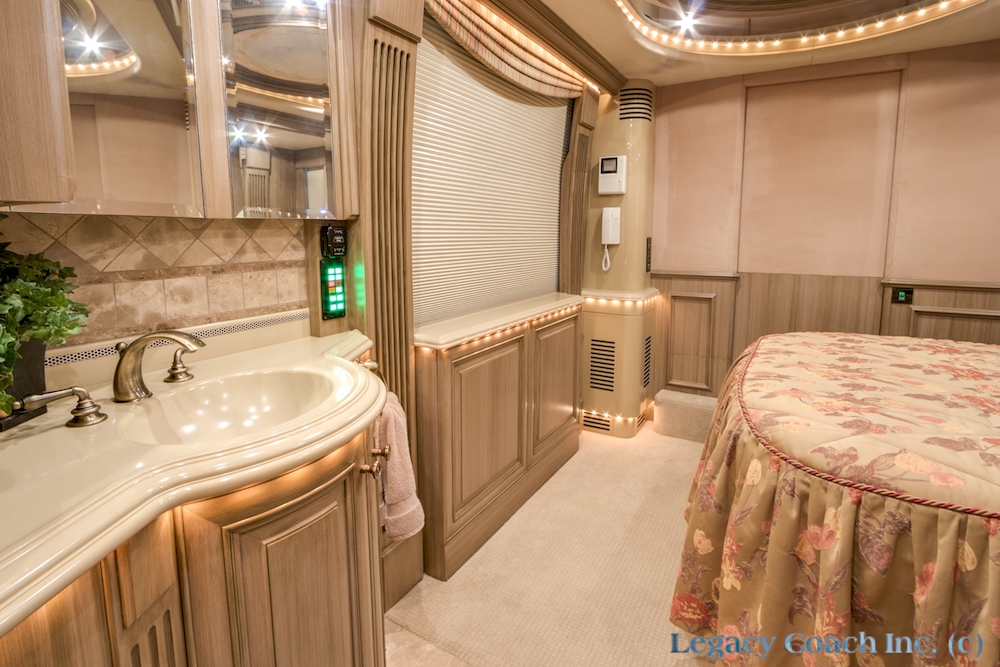 2004 Prevost Liberty XLII For Sale