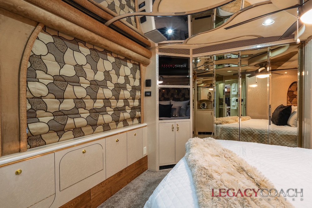 2004 Prevost Marathon H3-45 For Sale