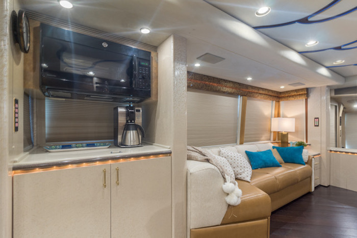 2004 Prevost Marathon H3-45 For Sale