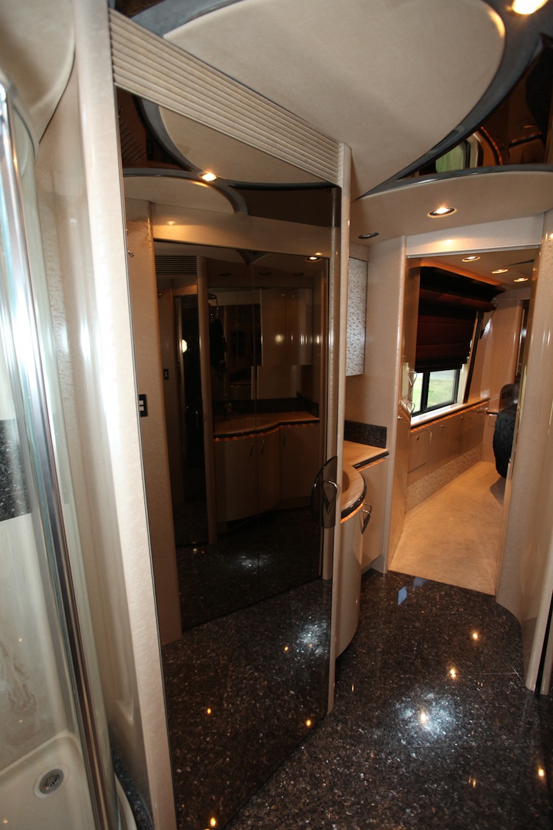 2004 Prevost Marathon For Sale