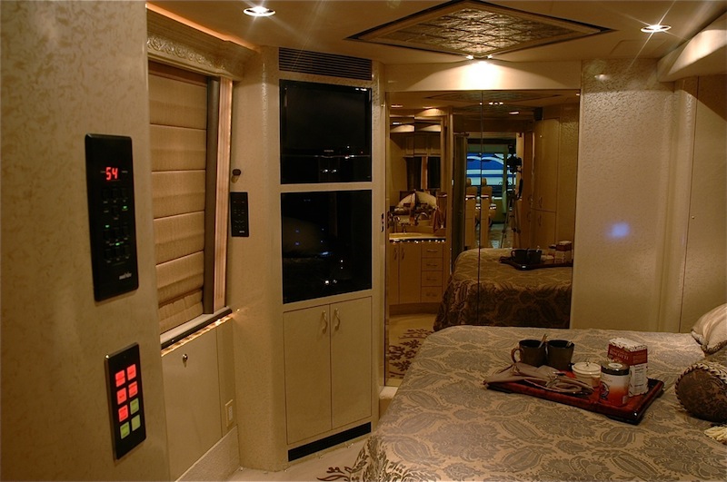 2004 Prevost Marathon XLII For Sale