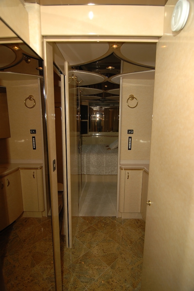 2004 Prevost Marathon XLII For Sale