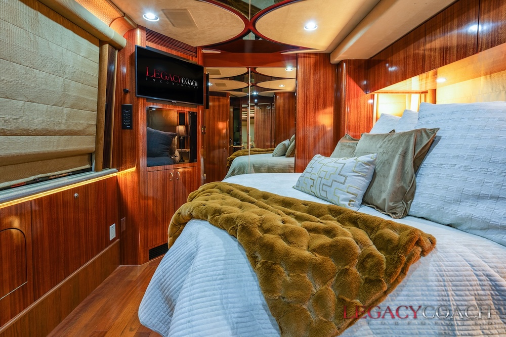 2004 Prevost Marathon XLII For Sale