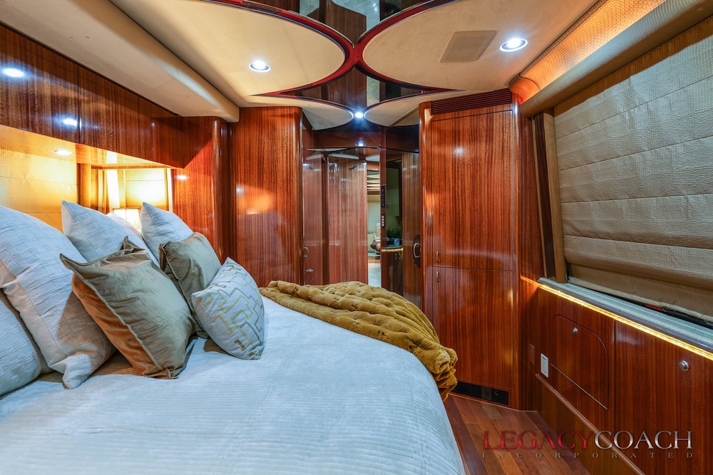 2004 Prevost Marathon XLII For Sale