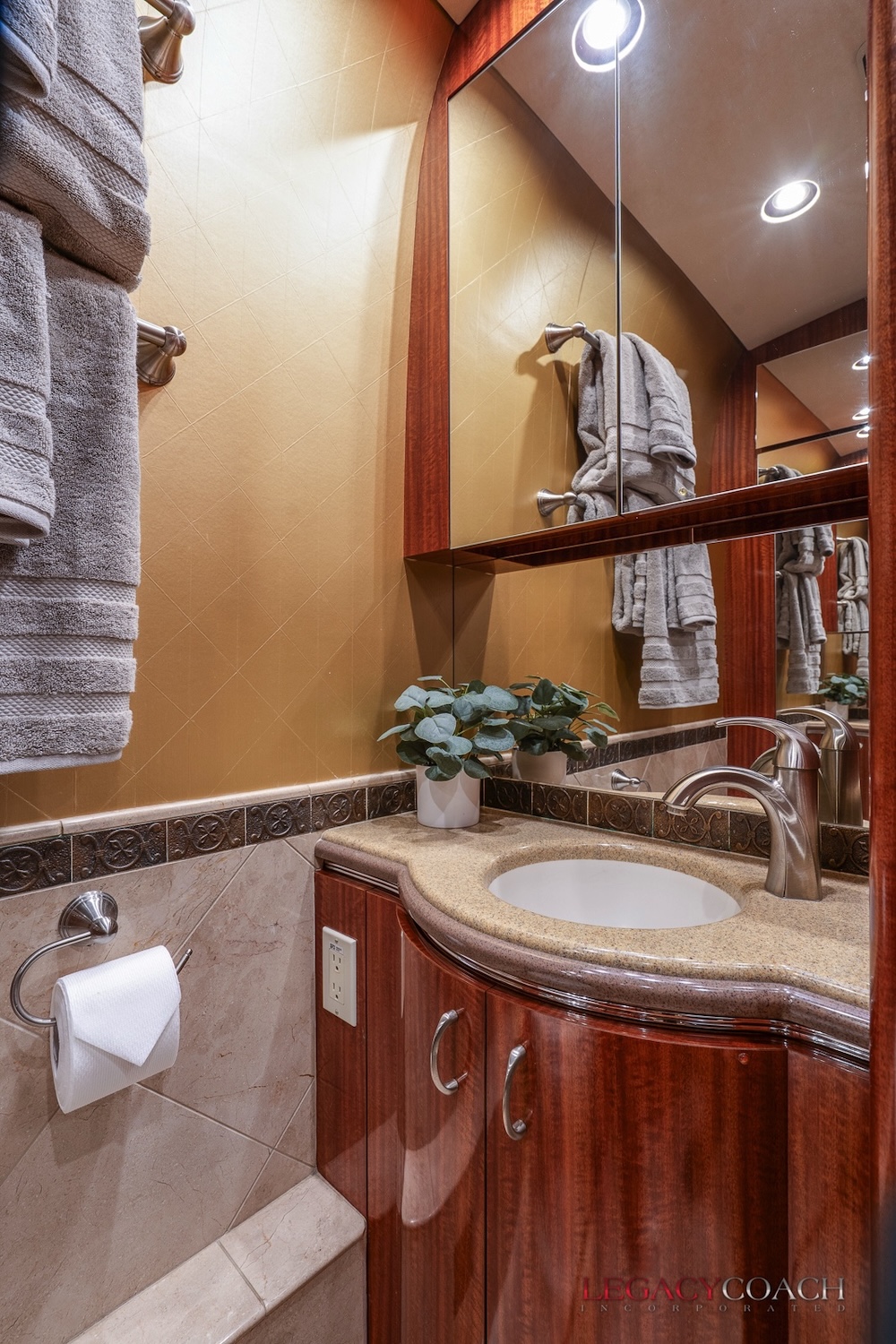 2004 Prevost Marathon XLII For Sale