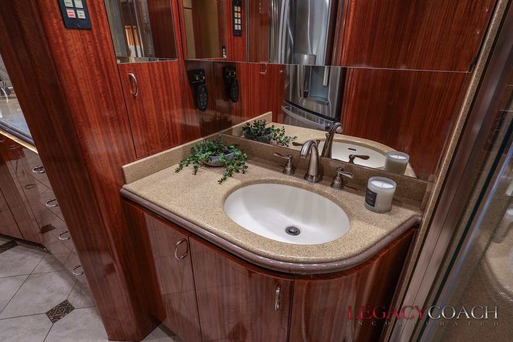 2004 Prevost Marathon XLII For Sale