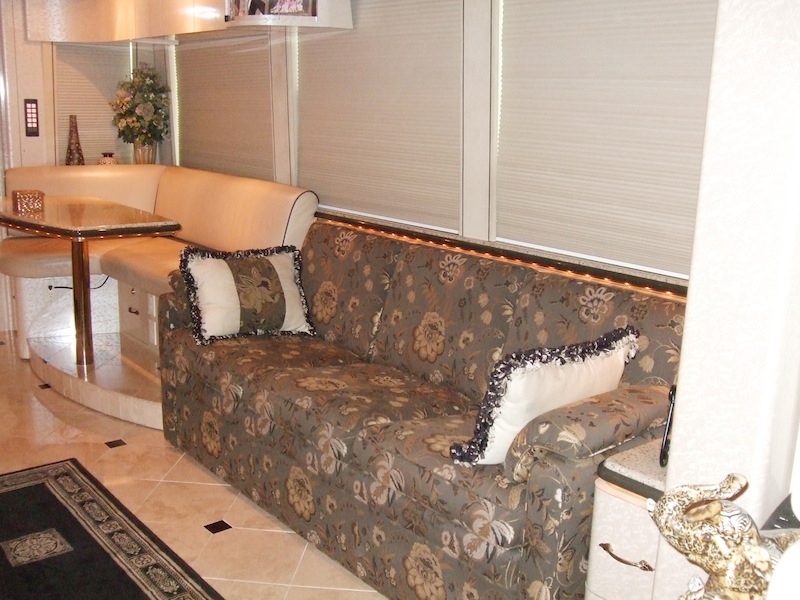 2004 Prevost Marathon XLII For Sale
