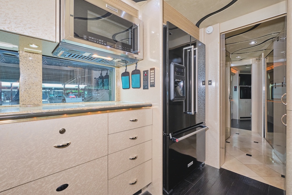 2004 Prevost Marathon XLII For Sale