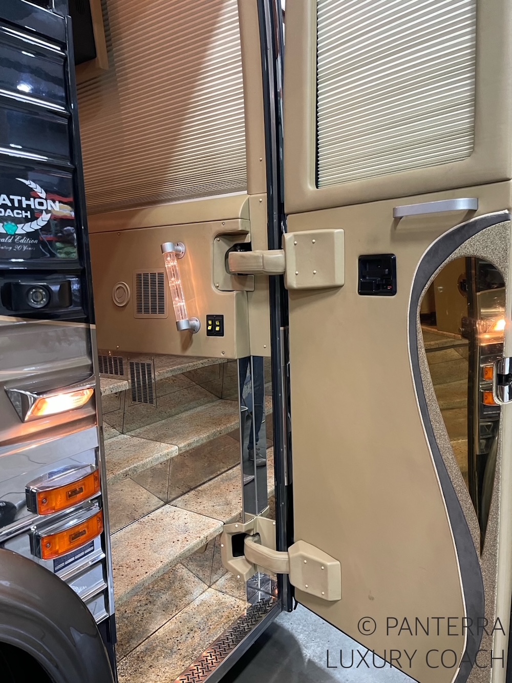 2004 Prevost Marathon XLII For Sale