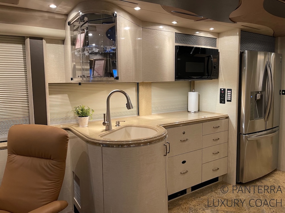 2004 Prevost Marathon XLII For Sale