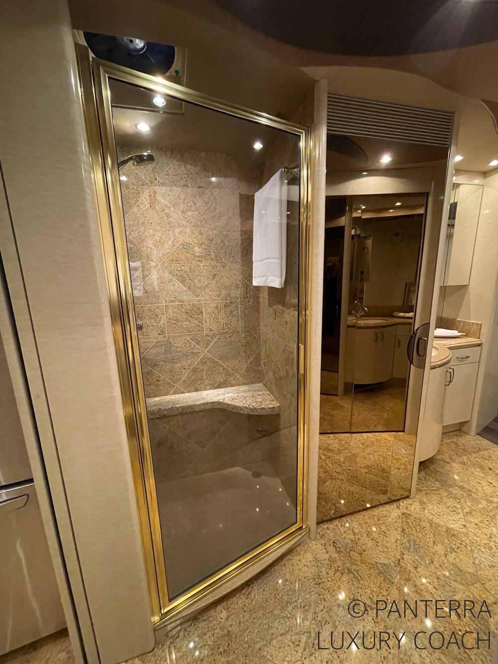 2004 Prevost Marathon XLII For Sale